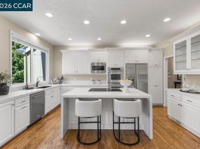 70 Ridgecrest Ct, Lafayette CA 94549