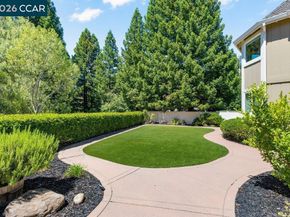 70 Ridgecrest Ct, Lafayette CA 94549