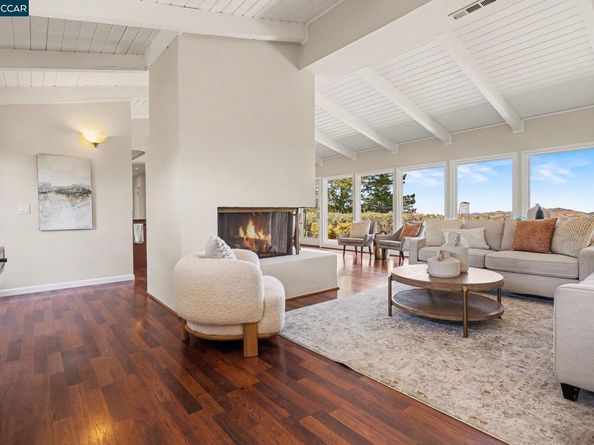 3 Camino Del Cielo, Orinda CA 94563