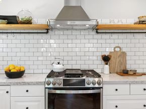 5283 Harbord Dr, Oakland CA 94618