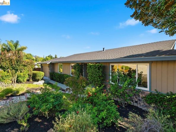 733 Daffodil Way, Concord CA 94518
