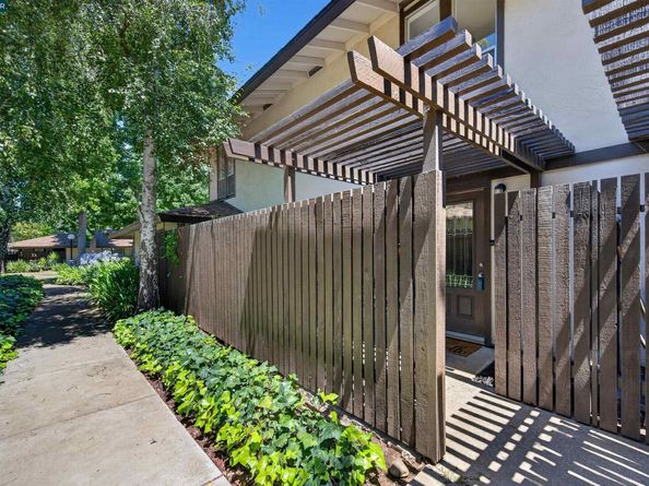 5491 Roundtree Dr C, Concord CA 94521