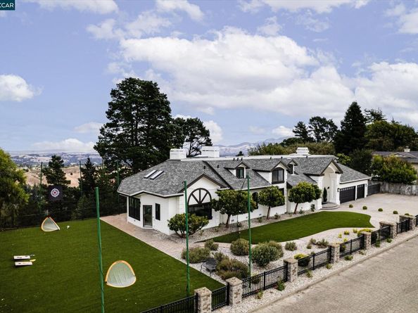 83 Donald Dr, Orinda CA 94563