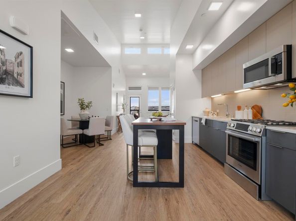 1545 32nd Street 214, Oakland CA 94608