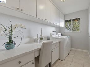 6130 Harbord Dr, Oakland CA 94611