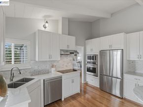 6130 Harbord Dr, Oakland CA 94611