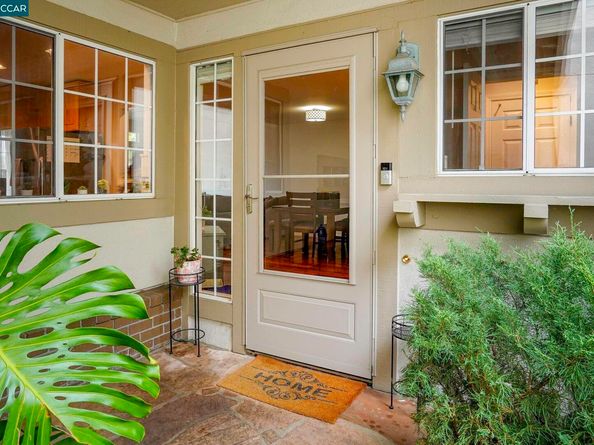 134 Caprice Circle, Hercules CA 94547