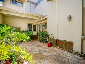 134 Caprice Circle, Hercules CA 94547