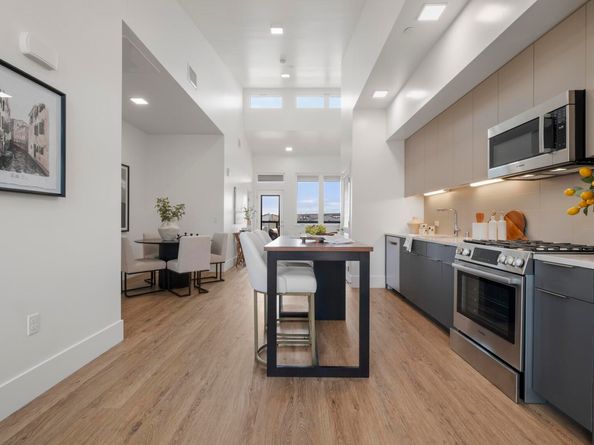 1545 32nd Street 309, Oakland CA 94608