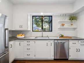 1122 Bay Street, Alameda CA 94501