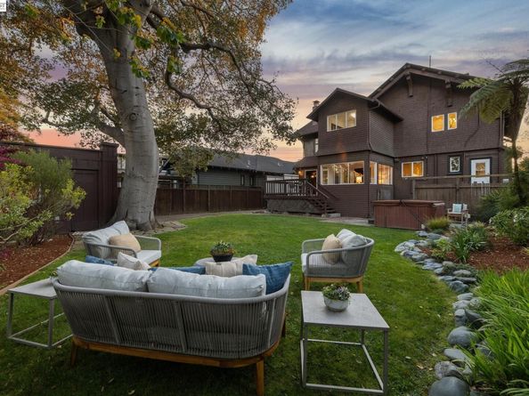 1122 Bay Street, Alameda CA 94501