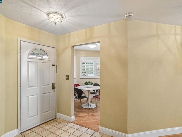 5256 Pebble Glen Dr, Concord CA 94521