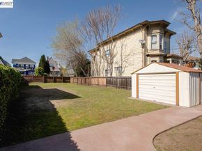 1321 Pearl St, Alameda CA 94501