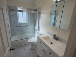 820 Island Dr, Alameda CA 94502