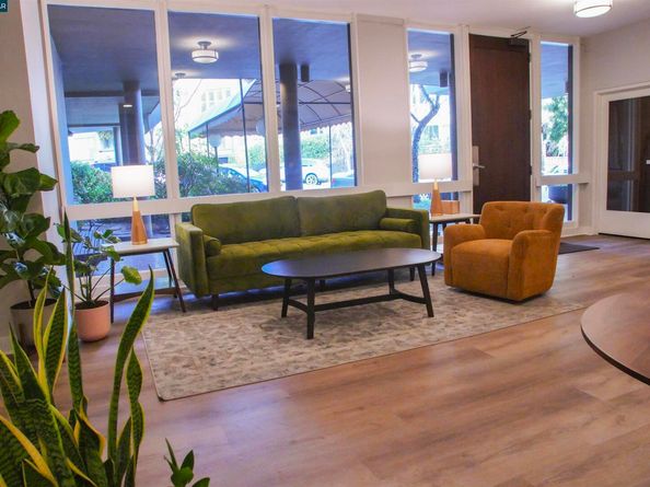 5340 Broadway Terrace 203, Oakland CA 94618