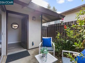 5468 Roundtree Drive C, Concord CA 94521