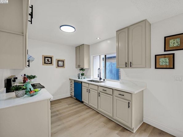 4201 Saturn Way, Union City CA 94587