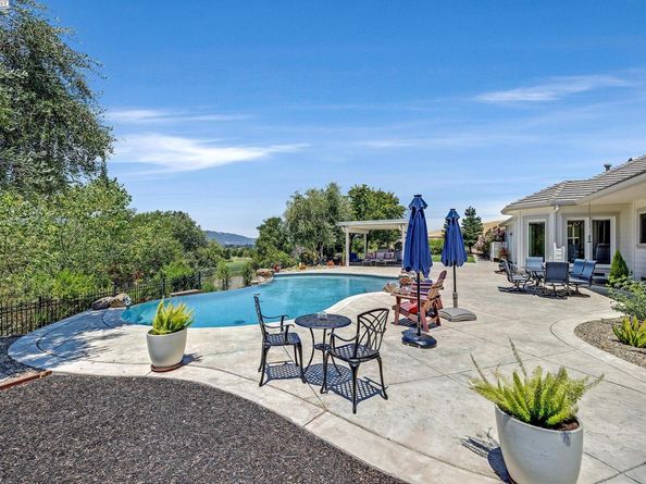 6315 Club House Dr, Pleasanton CA 94566