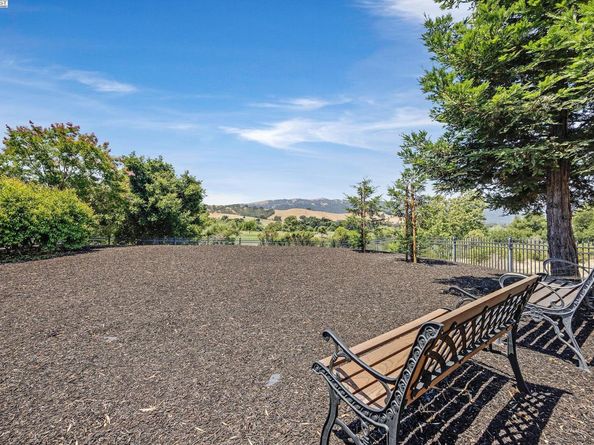 6315 Club House Dr, Pleasanton CA 94566