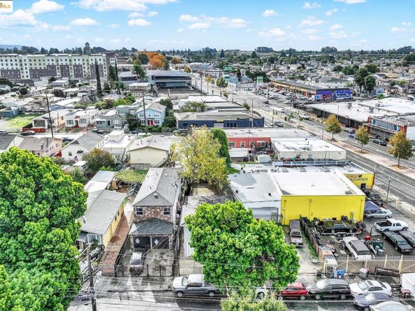 1418 102Nd Ave, Oakland CA 94603