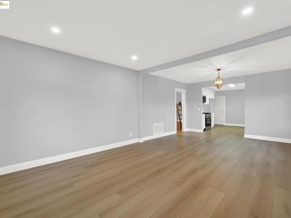 1418 102Nd Ave, Oakland CA 94603