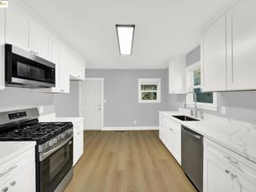 1418 102Nd Ave, Oakland CA 94603