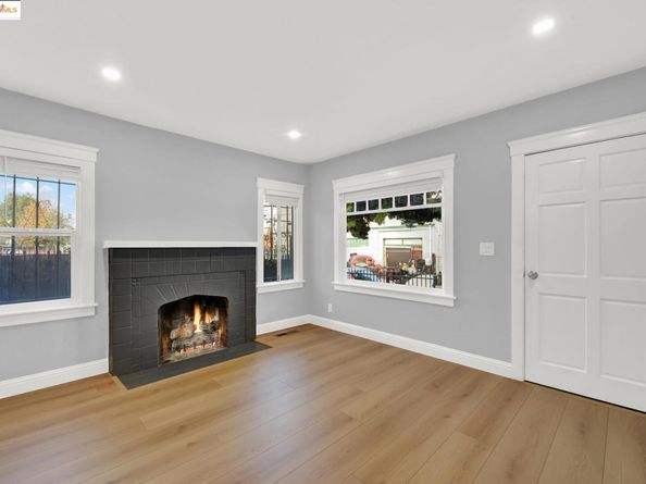 1418 102Nd Ave, Oakland CA 94603