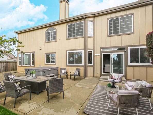 28475 Fox Hollow Dr, Hayward CA 94542