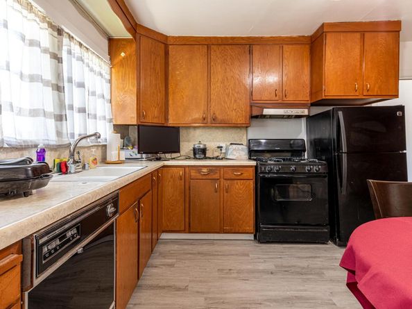 3151 Rawson Street, Oakland CA 94619