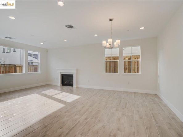 104 Laurel Oak Dr, Pleasant Hill CA 94523