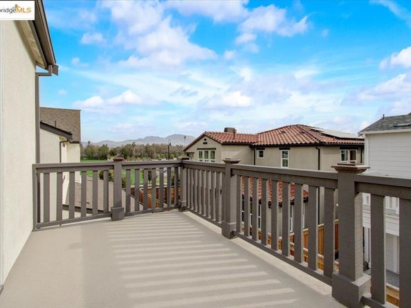 104 Laurel Oak Dr, Pleasant Hill CA 94523