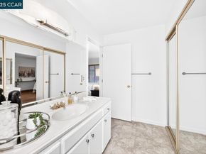 1400 Ptarmigan Dr 2, Walnut Creek CA 94595