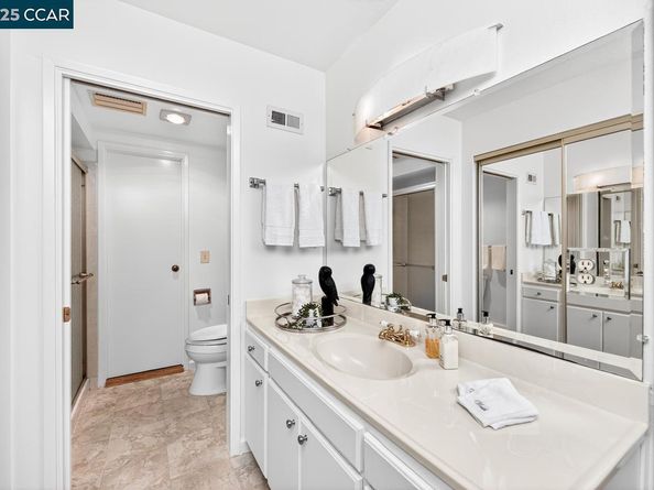 1400 Ptarmigan Dr 2, Walnut Creek CA 94595