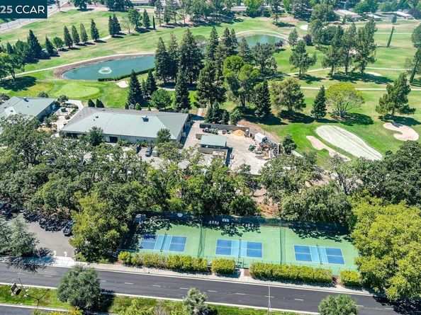 1400 Ptarmigan Dr 2, Walnut Creek CA 94595