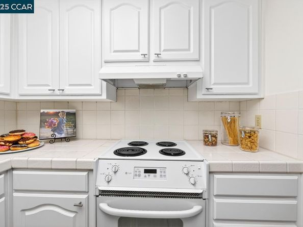 1400 Ptarmigan Dr 2, Walnut Creek CA 94595