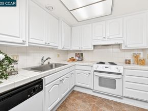 1400 Ptarmigan Dr 2, Walnut Creek CA 94595