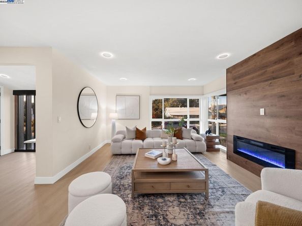 1607 Ward St, Hayward CA 94541