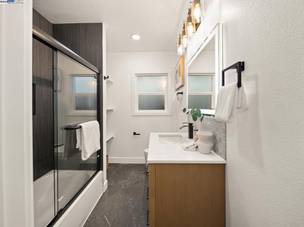 1607 Ward St, Hayward CA 94541