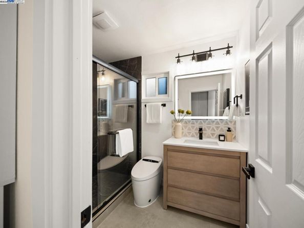 1607 Ward St, Hayward CA 94541