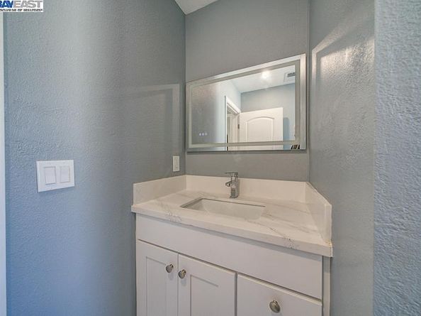 1646 Brookside Dr, San Leandro CA 94577