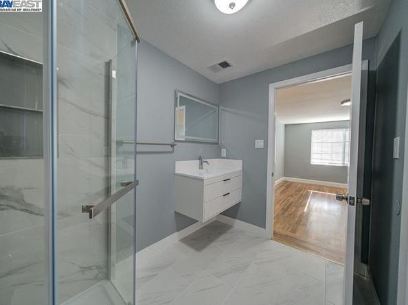 1646 Brookside Dr, San Leandro CA 94577