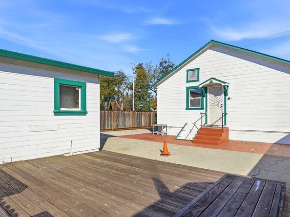 22825 Watkins St, Hayward CA 94541