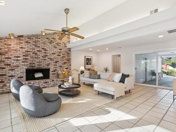 10492 Royal Oak Rd, Oakland CA 94605