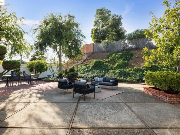 10492 Royal Oak Rd, Oakland CA 94605