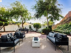 10492 Royal Oak Rd, Oakland CA 94605