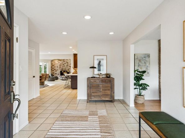 10492 Royal Oak Rd, Oakland CA 94605