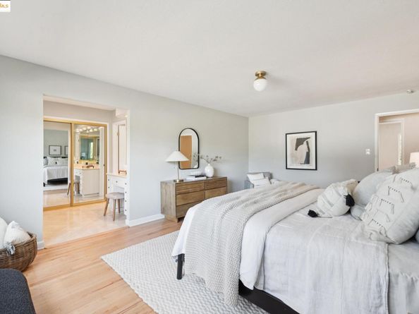 10492 Royal Oak Rd, Oakland CA 94605