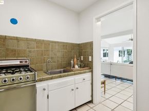 10492 Royal Oak Rd, Oakland CA 94605