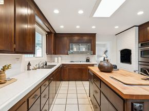 10492 Royal Oak Rd, Oakland CA 94605