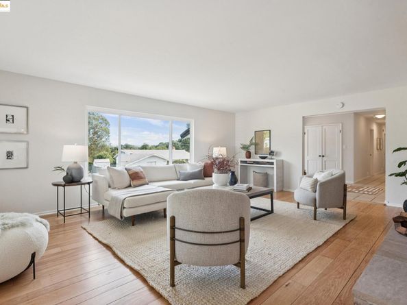 10492 Royal Oak Rd, Oakland CA 94605